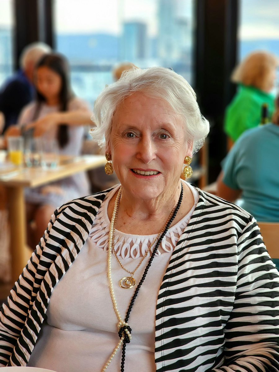 HuntleyA's tweet photo. Lost mum dear mum on Monday morning- gone but not forgotten- love her with all my heart https://t.co/uOzpS3se6r