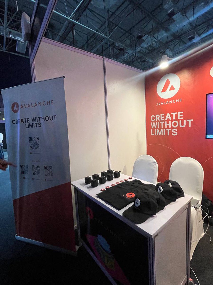 Avalanche_In's tweet image. Seeing developers&apos; enthusiasm for exploring and building technology at #Unfold2023 is incredible.

Visit #Avalanche team at Booth 6 and get some cool swag!