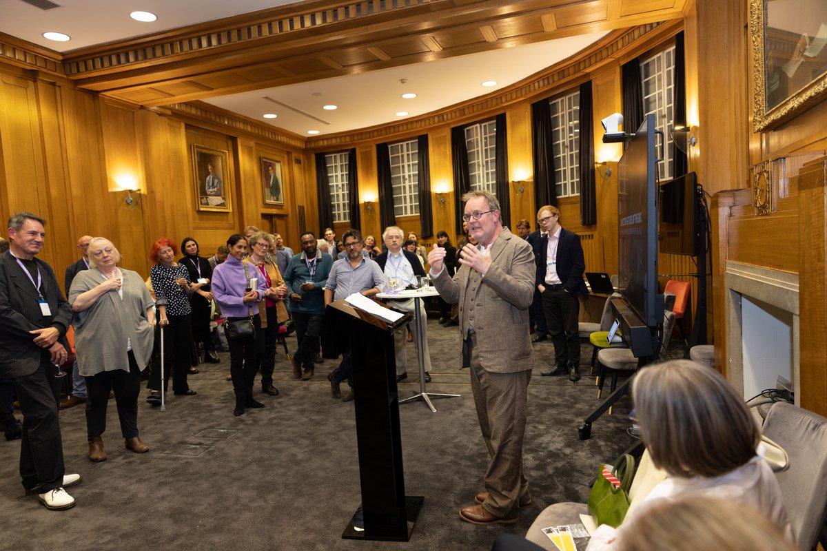 A year ago my colleagues at @SussexUni and I launched 'Connected Histories of the BBC' in the Council Chamber of Broadcasting House in London. So what is 'Connected Histories of the BBC'? A short thread...