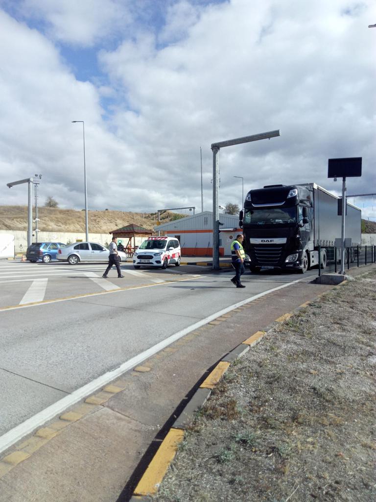 Denetim ekiplerimiz Kabotaj  Taşımacılığına karşı Çankırı Gaziler Yol Kenarı Denetim İstasyonunda  yabancı plakalı taşıtların denetimleri arttırmıştır.