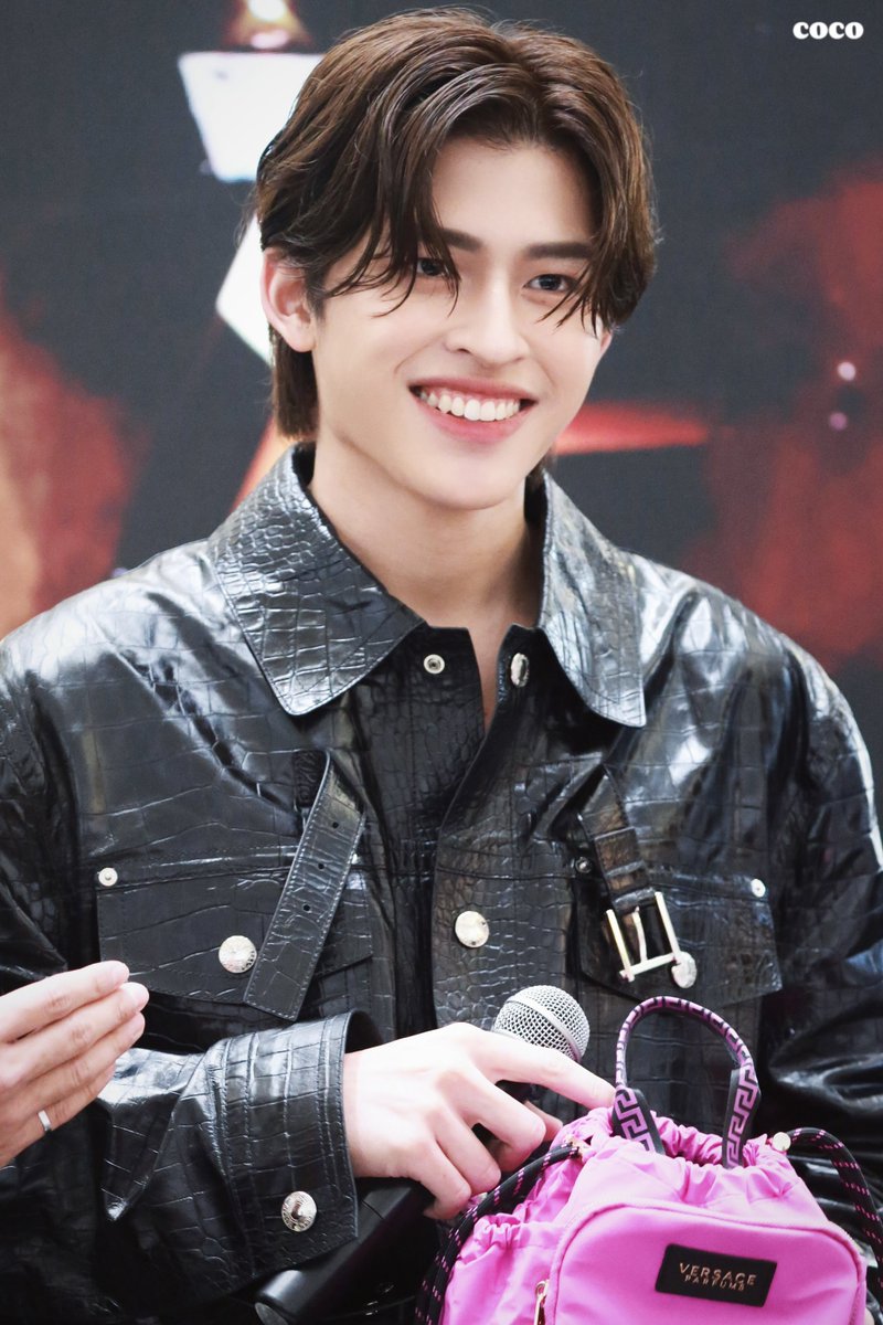 coco_covv's tweet photo. 231019

🎀🐻

Versace x Pond

@ppnaravit #ppnaravit 
#DylanPurplexPond
#VersaceHolidayFragrance https://t.co/r9EeOgYGlX