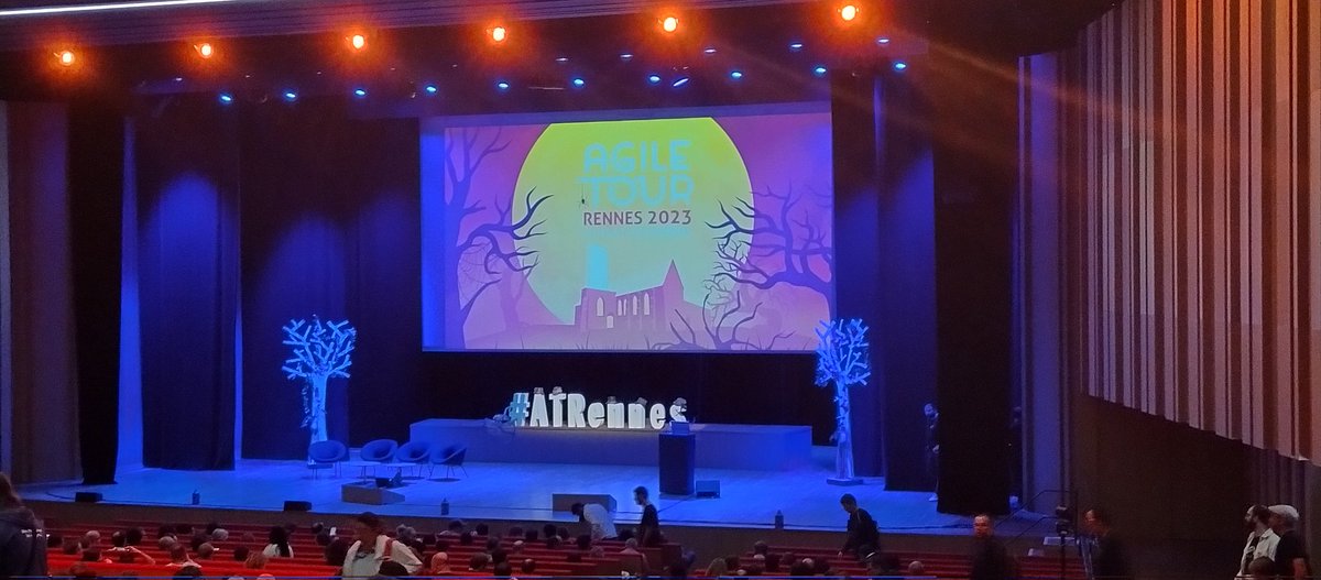 denisroudet's tweet photo. Keynote de milieu de journée avec aux manettes @agilex.
Toujours aussi pertinent.
Bravo.
#ATRennes https://t.co/iTNThFpj6K