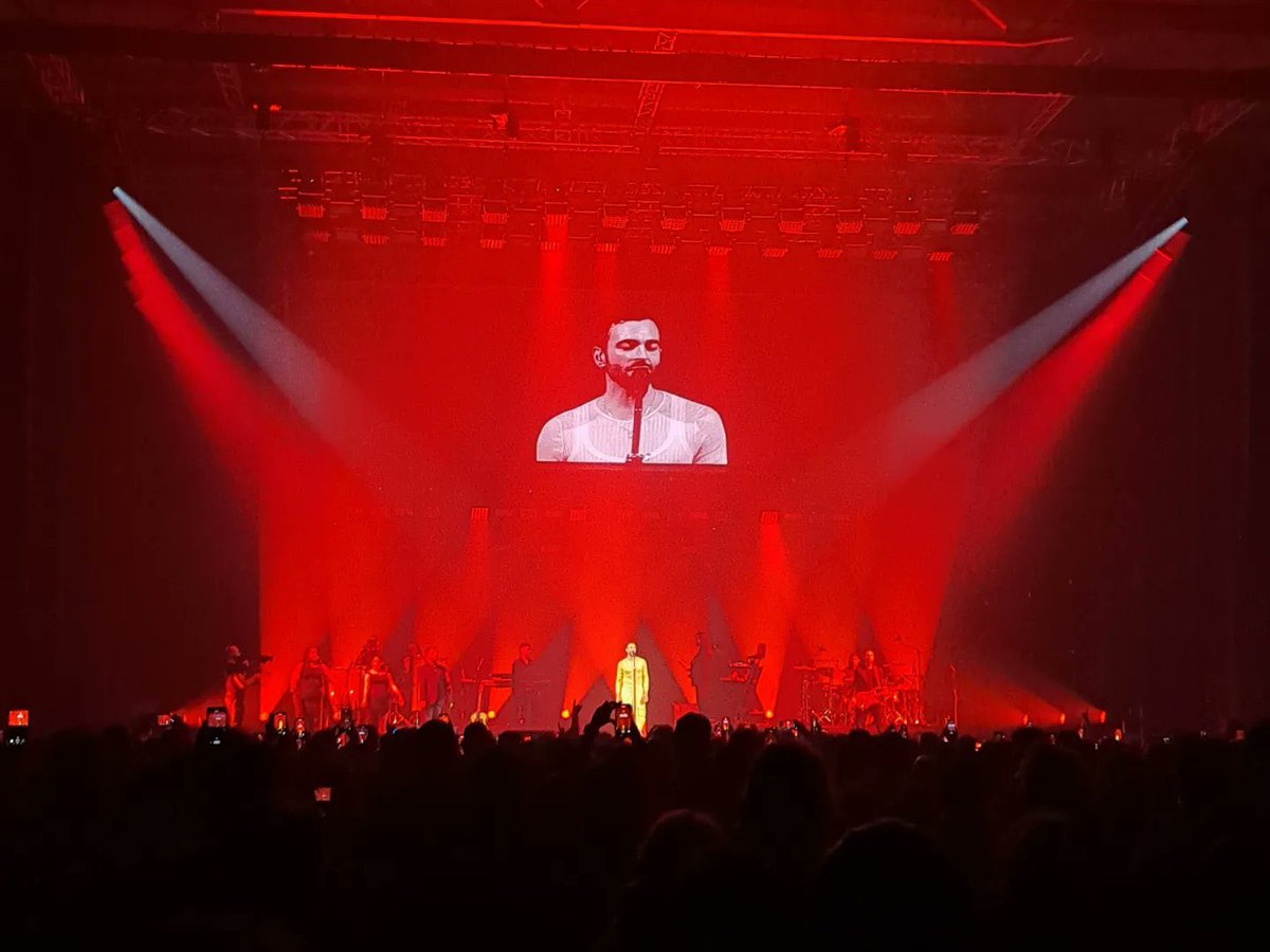 MMilmiosorriso's tweet photo. Rt se vorresti vivere la magia di questo tour in un palazzetto in Italia per chiudere in bellezza Materia.✨

#EuropeanTour https://t.co/miBBhnZSZU