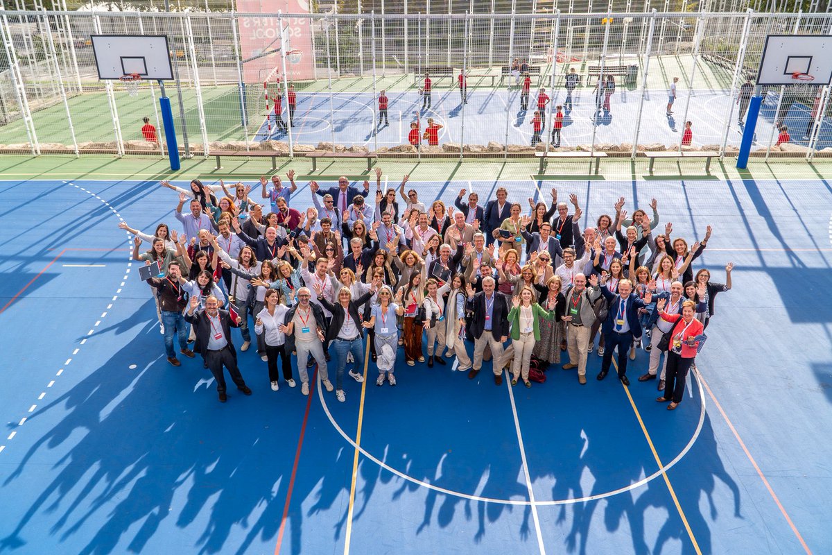 stpetersbcn's tweet photo. Más de 80 profesionales de colegios de @CICAE_Educacion nos visitan hoy en el #CICAEbenchmarking23 Gracias por venir! https://t.co/kb9wFmAsVz