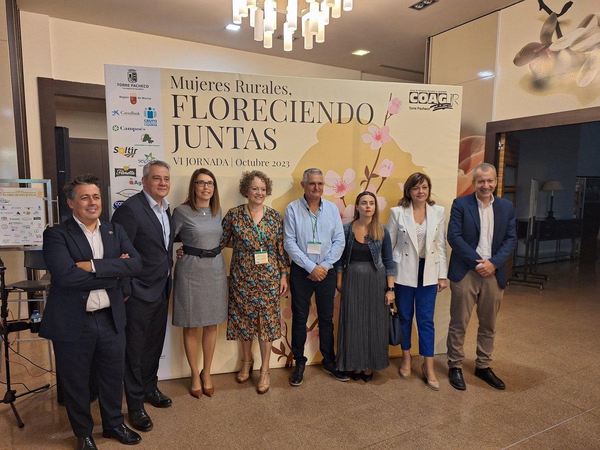 Josecarlosderec's tweet photo. Otro año más @AgroBank_CABK patrocina la jornada del área de #MujeresRurales de @COAGMurcia en Torre Pacheco. Este año hemos contado con la participación de nuestra Directora del CENI, Laura Fernández, exponiendo su experiencia y el programa de diversidad de @caixabank #Wengage https://t.co/w65tFhjcye