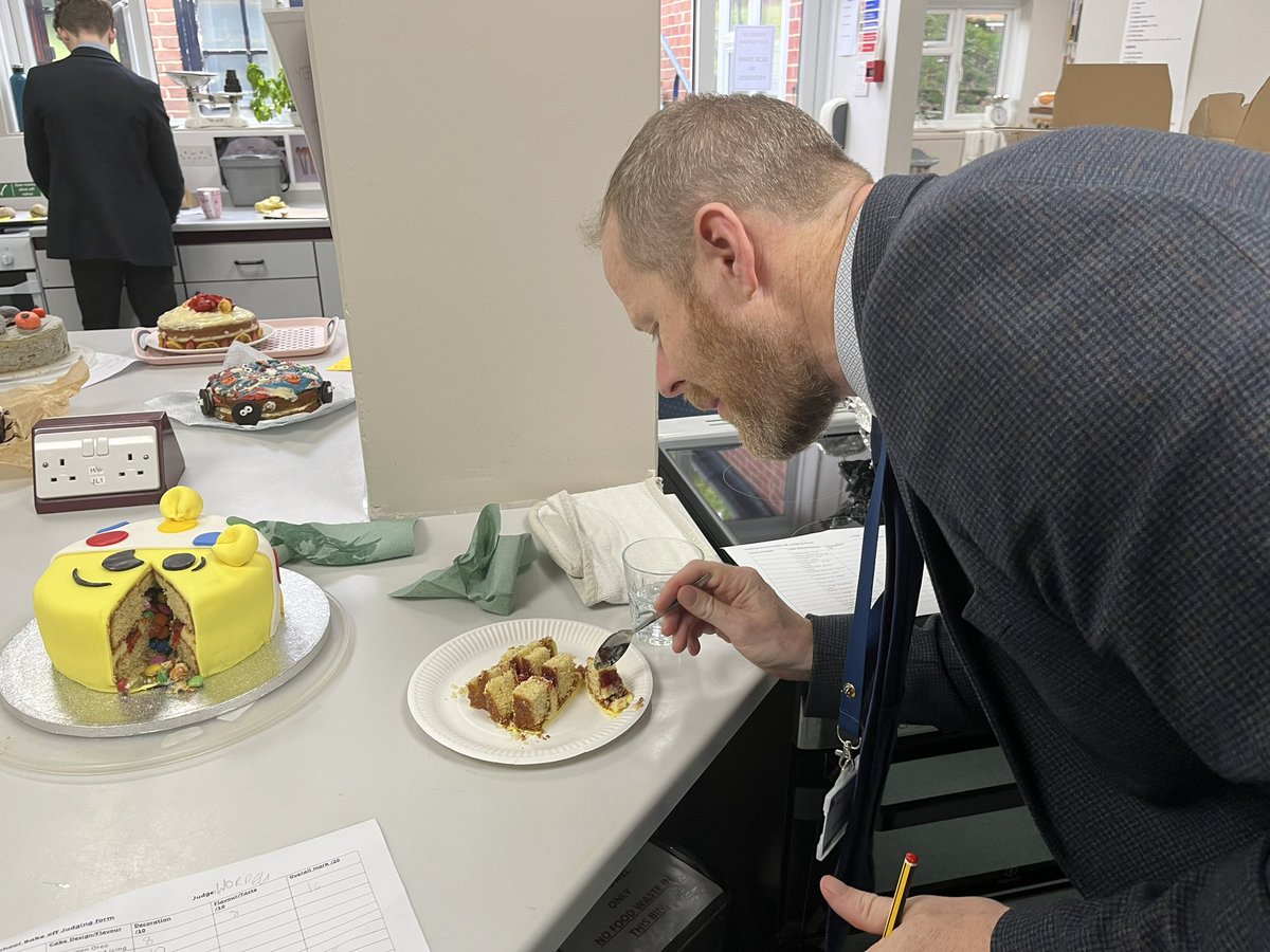 More science in action. This time #ashfordschool held its annual student/staff bake off competition. Here we see Mr Curry tasting his twelth slice in under 10 minutes. The standard of entry has been quite professional. Well done all.