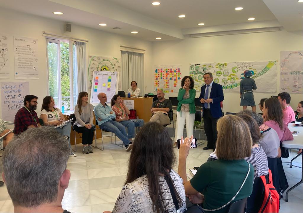 ✅Curso innovación colaborativa.

🤝El Director del IAAP, <a href="/pploaiza/">José Loaiza García</a>, agradece el trabajo desarrollado en este curso que ayuda a resolver los retos de la Administración.

 #IAAP #AAPP #JuntadeAndalucia