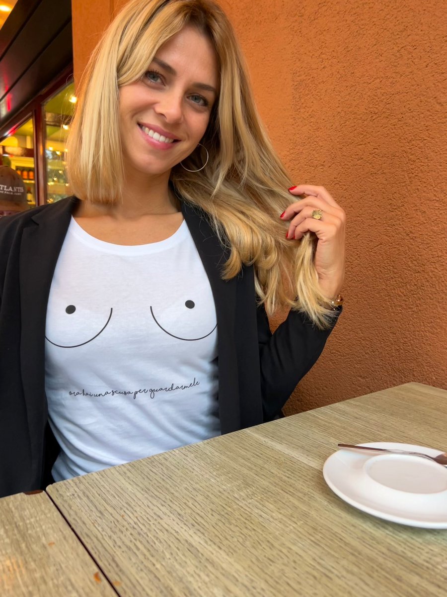 #orahaiunascusaperguardarmele