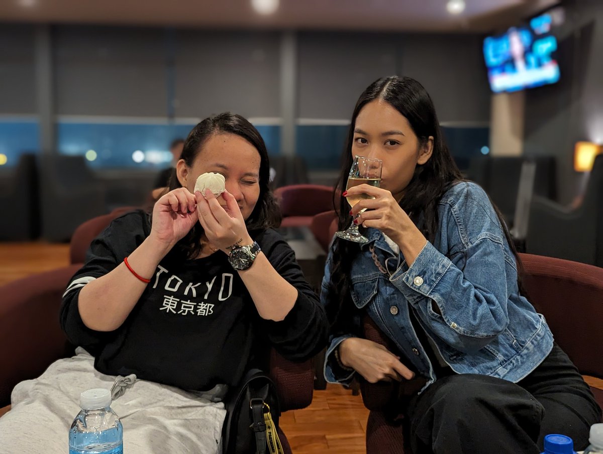 pandamonium_x27's tweet photo. Girl dinner @undeuxx @Capital_A__ https://t.co/9NF5qZvJrU