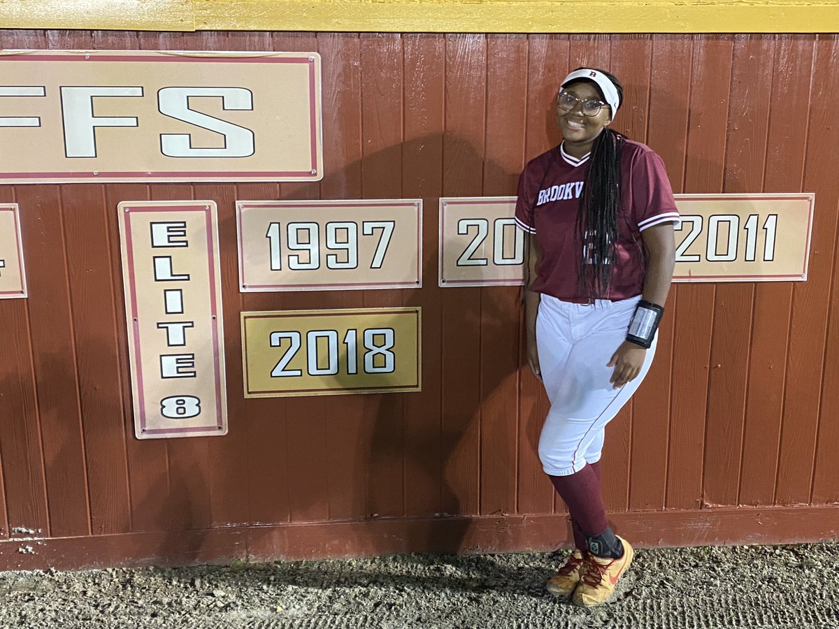 Jordynraypost's tweet photo. Headed to states as a freshman 😜🤪
With my squad @bwoodsftball 💪🏾🥎
#GiddyUp #WeNotFinished https://t.co/gG2Wh7Xk37