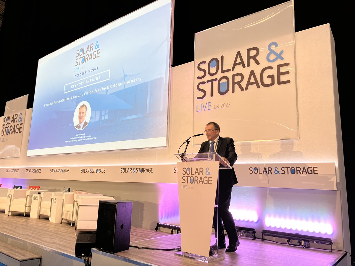 The sheer scale of this year’s #SolarStorageLive at the NEC (circa 20,000 attendees), “is a harbinger of what is to come in solar in the not too distant future,” says @alanwhiteheadmp from the main stage.