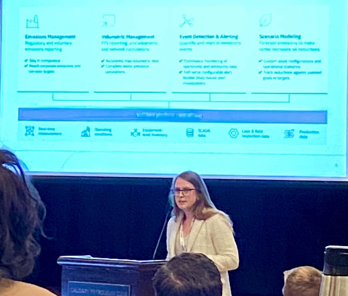 Validere tweet media