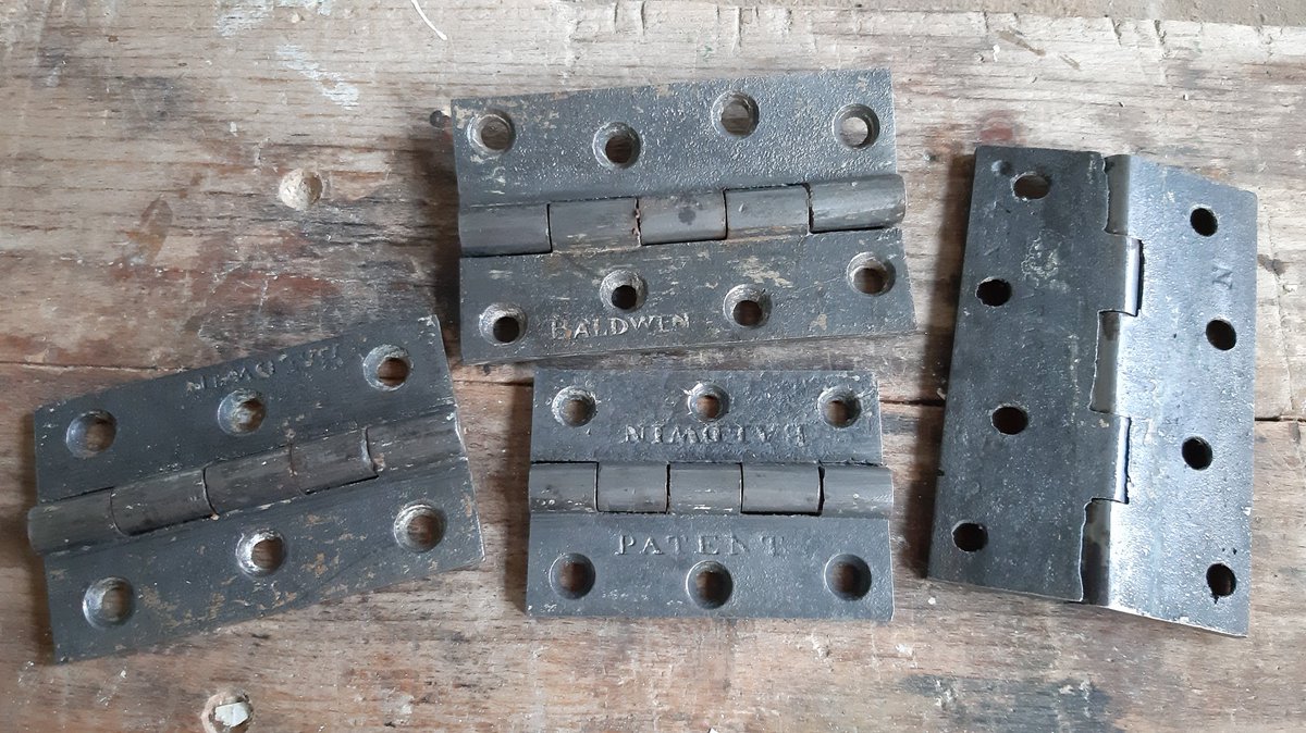 #IronworkThursday
#RecycleWeek 
Cast iron hinges on period doors get painted over, time and again. 
It restricts their movement. 
Simply remove the paint and they're as good as new and look fantastic. 
Don't forget to save the screws too!
Restore Re-use Recycle 
#TheDoorRestorer