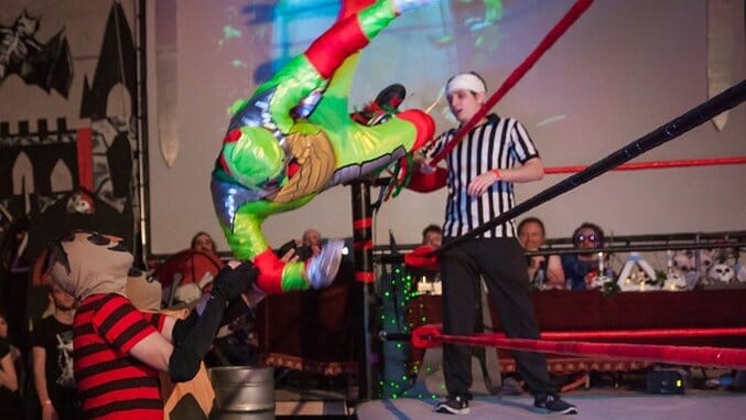 WRESTLING? tweet media