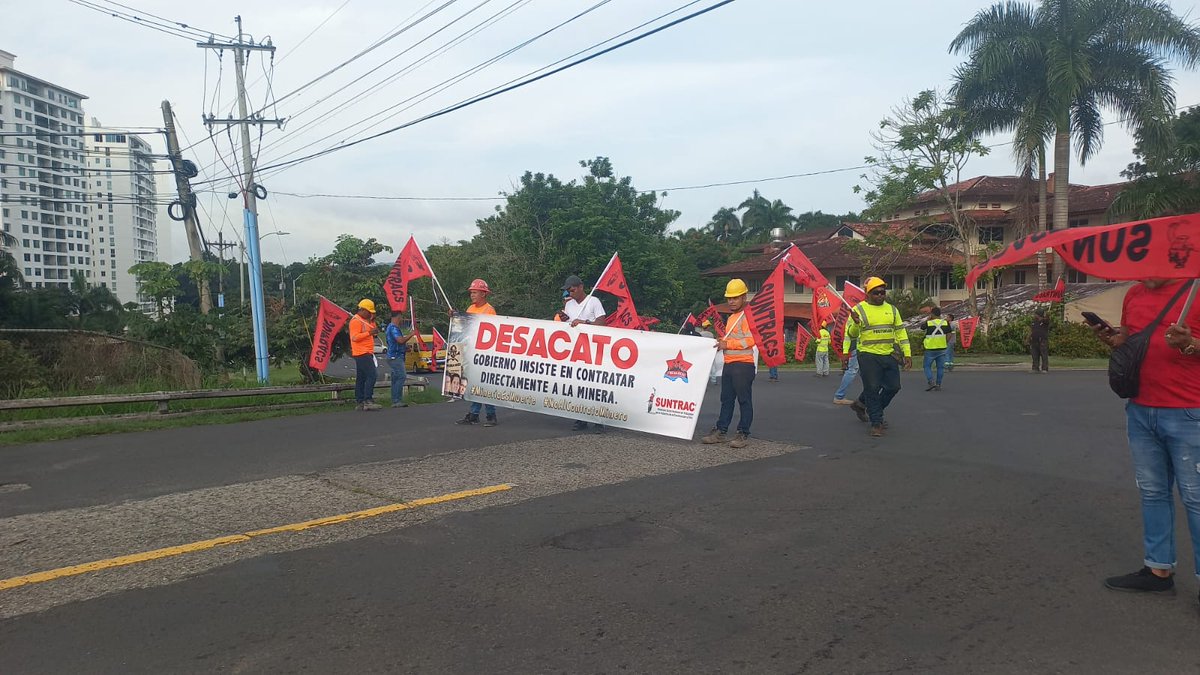 SuntracsPanama's tweet photo. Acciones a nivel nacional 
Cumplimiento del fallo de la Corte, el contrato es inconstitucional.
Moratoria minera.
Debate democrático, amplio y televisado
Referéndum YA
#MineríaEsMuerte
Clayton https://t.co/ViDl2dL2ao