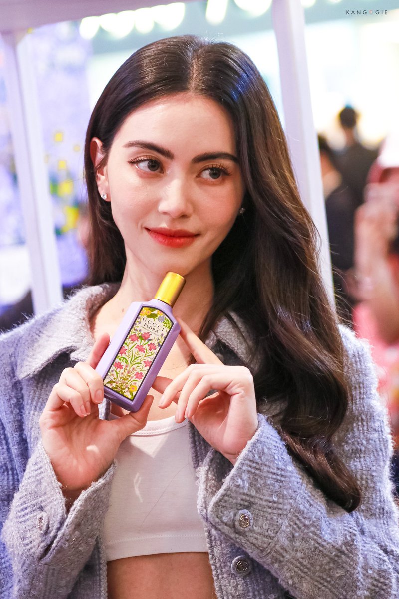 onlydavikah's tweet photo. 💜💜
@guccibeauty 
#GucciBeauty 
#GucciFlora 
#FloraFantasy 
#Fiercelive 
#FiercelivebyJijie 
#davikah
#ใหม่ดาวิกา
Crd  photo owner https://t.co/fhekvzzR0r