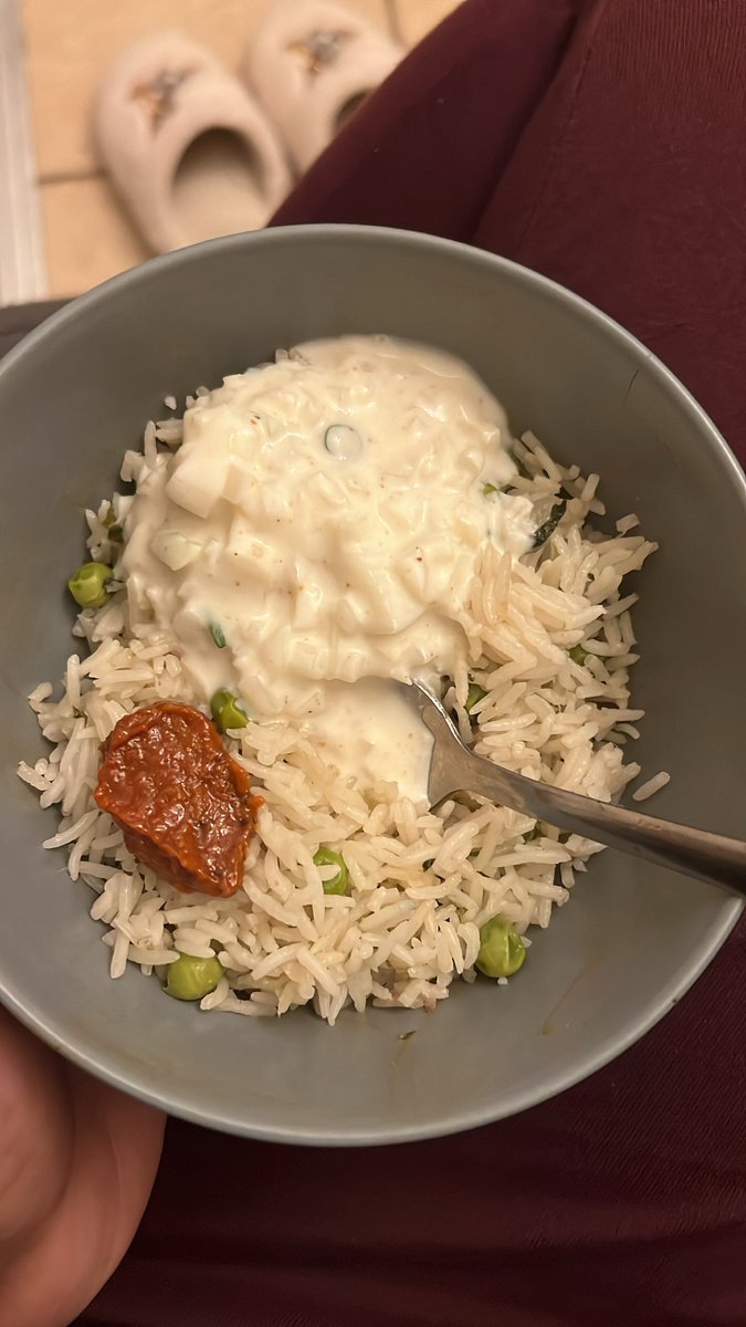 dapsakannamma's tweet photo. @sharath_gk Carefully used up all the leftovers cuz no din-din as it’s time for TOW TOW TOW! #LeoFever https://t.co/w0fkIo2uMf