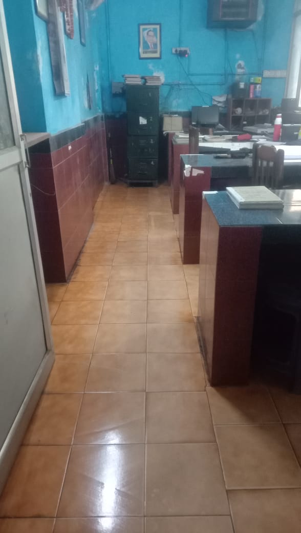 drmhowrah's tweet image. "🧹 Just lent a helping hand in cleaning up the Swatchata Phagwara 3.0 Parcel office at Bardhaman Station! Let's all do our part to keep our spaces clean and welcoming. 💪🌟 #CleanUpDrive #CommunityEffort #SwachhBharat"