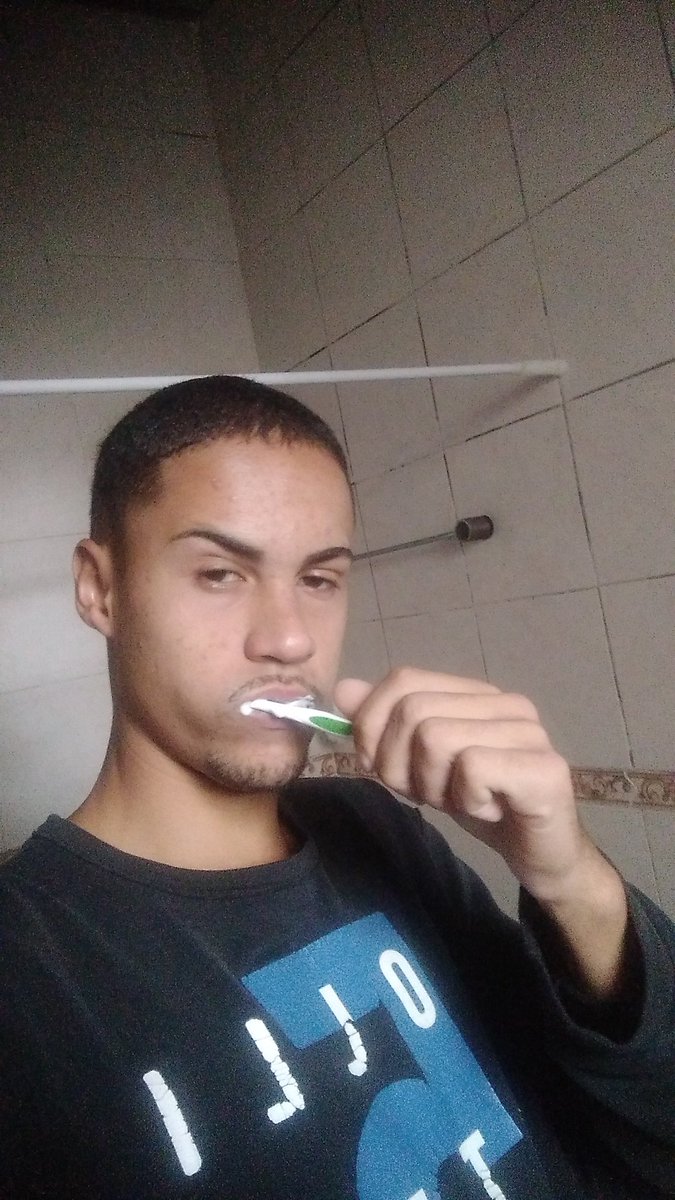 Joao7991's tweet photo. A régua ta em falta https://t.co/pHGbLBBbTF