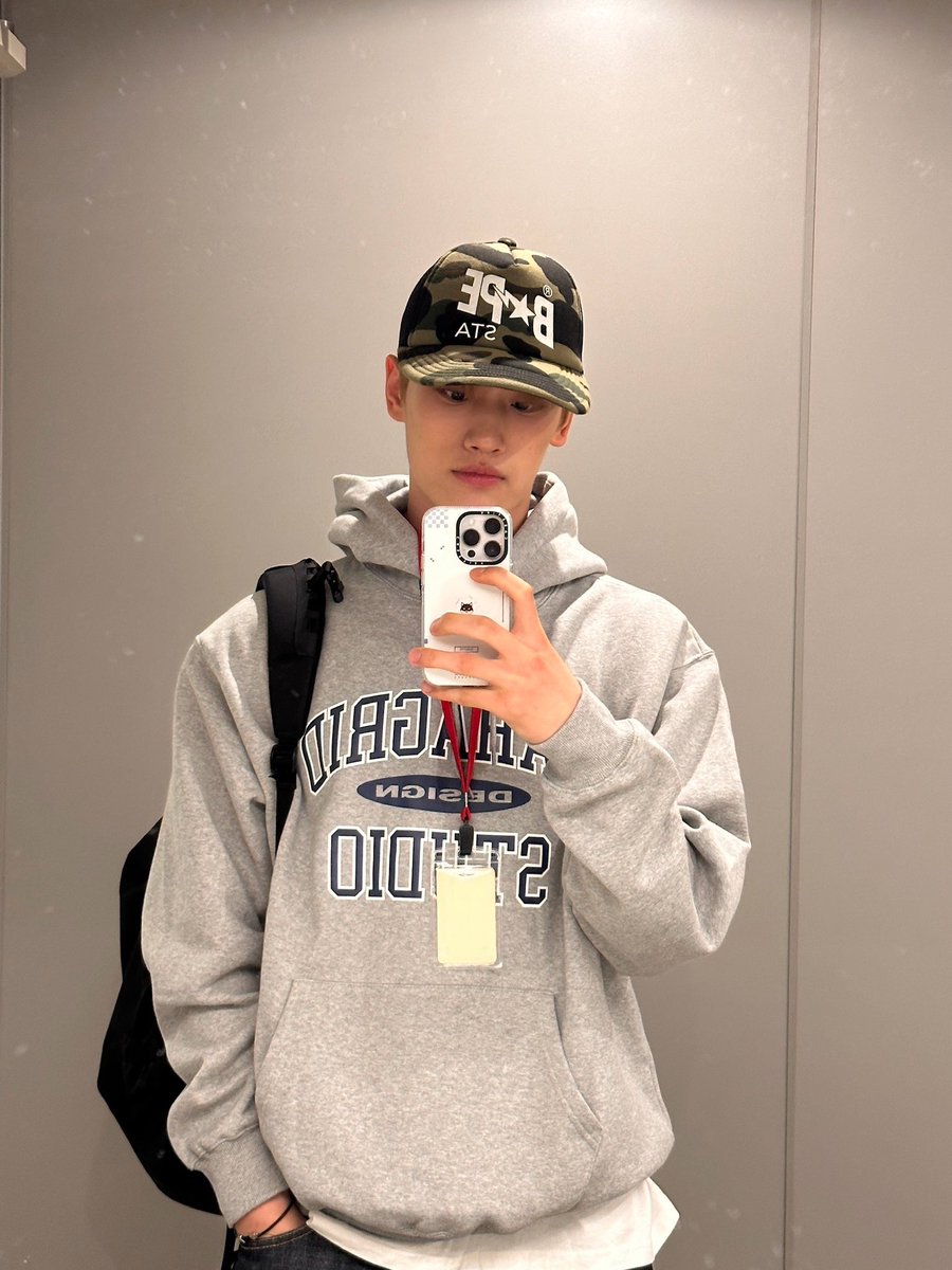 TIOT_NOW's tweet photo. [#준현]
나 퇴근했어💕 <<<이 느낌 사진 🖤

#금준현 #KUMJUNHYEON
#TIOT #티아이오티 
#TIOT_PreDebut #백전무패 https://t.co/Xmgd3qsNUi