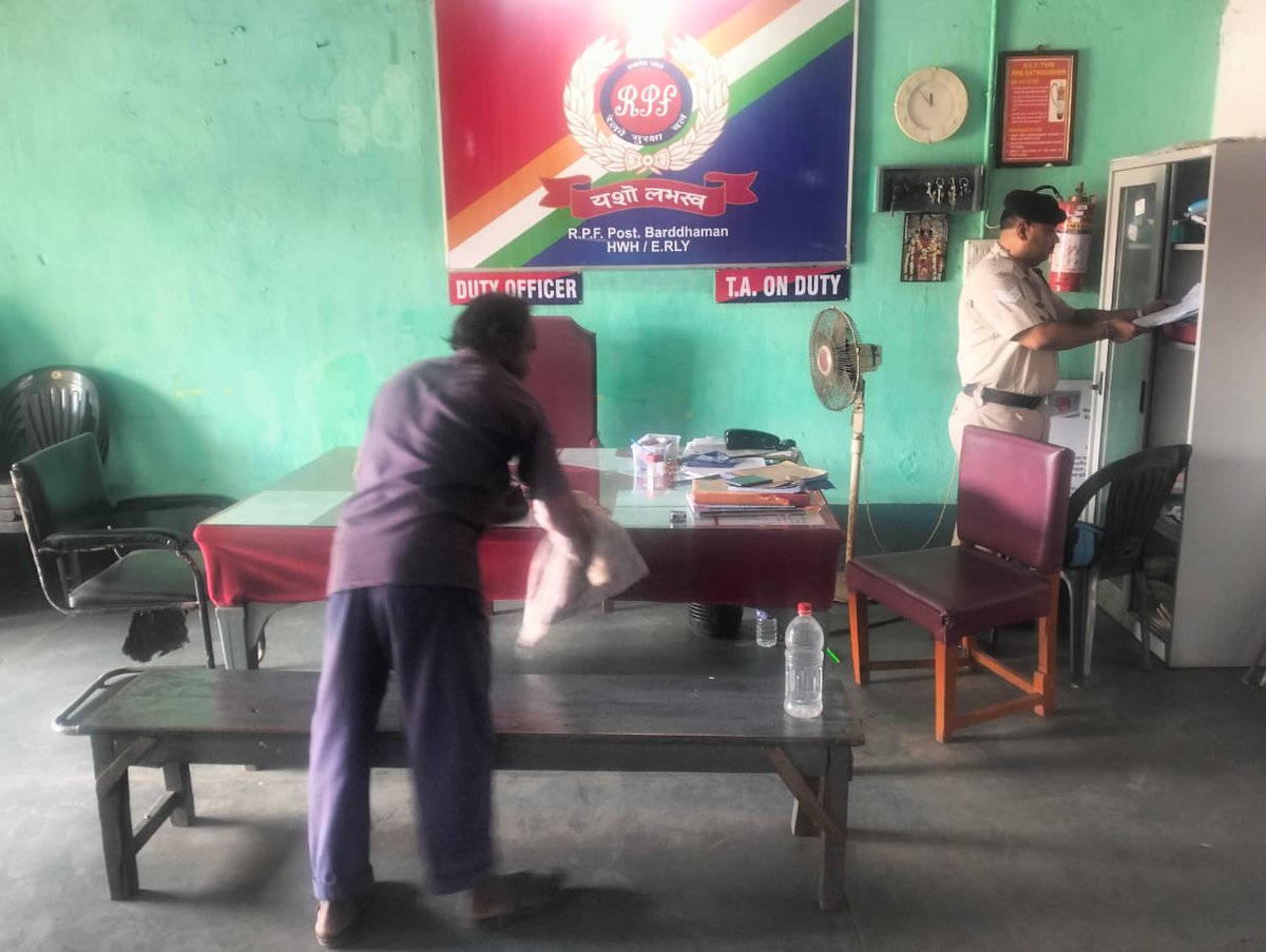 drmhowrah's tweet image. "Putting in the work for a cleaner, more hygienic environment! Joined the Swatchata Phagwara initiative to clean the RPF Barrack at BWN station. Let's keep our spaces welcoming and safe. 🧹👏 #CleanUpDrive #SwachhBharat #TeamEffort"