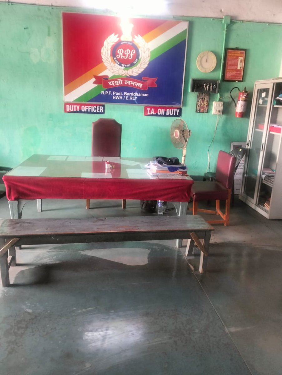 drmhowrah's tweet image. "Putting in the work for a cleaner, more hygienic environment! Joined the Swatchata Phagwara initiative to clean the RPF Barrack at BWN station. Let's keep our spaces welcoming and safe. 🧹👏 #CleanUpDrive #SwachhBharat #TeamEffort"