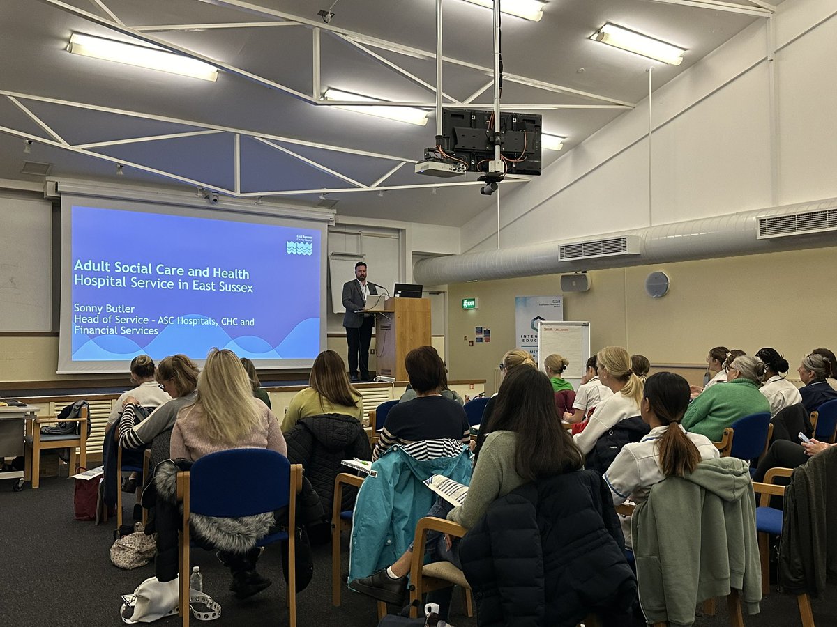 Thank you to everyone who attended our discharge training session today. Thanks to <a href="/hazeltonge/">#HelloMyNameIsHazel</a> for all her hard work to get this up and running! Great speakers and stakeholder representation! @dr_merritt @vsc1970 <a href="/AngelaColosi/">Angela Colosi MSc RN 💙</a> <a href="/sue_allen19/">Sue Allen</a> <a href="/AandE_Amy1/">Amy collis</a> @Sheila09118026 thank you!