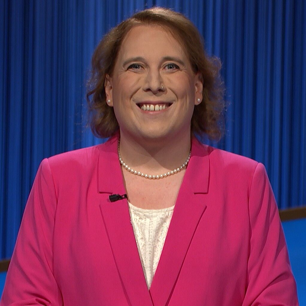 “Jeopardy!” champion, Amy Schneider takes the stage at Center for the Arts at 7PM TONIGHT! Doors open at 6:45pm. See you soon! #UBuffalo #UBSpeakers