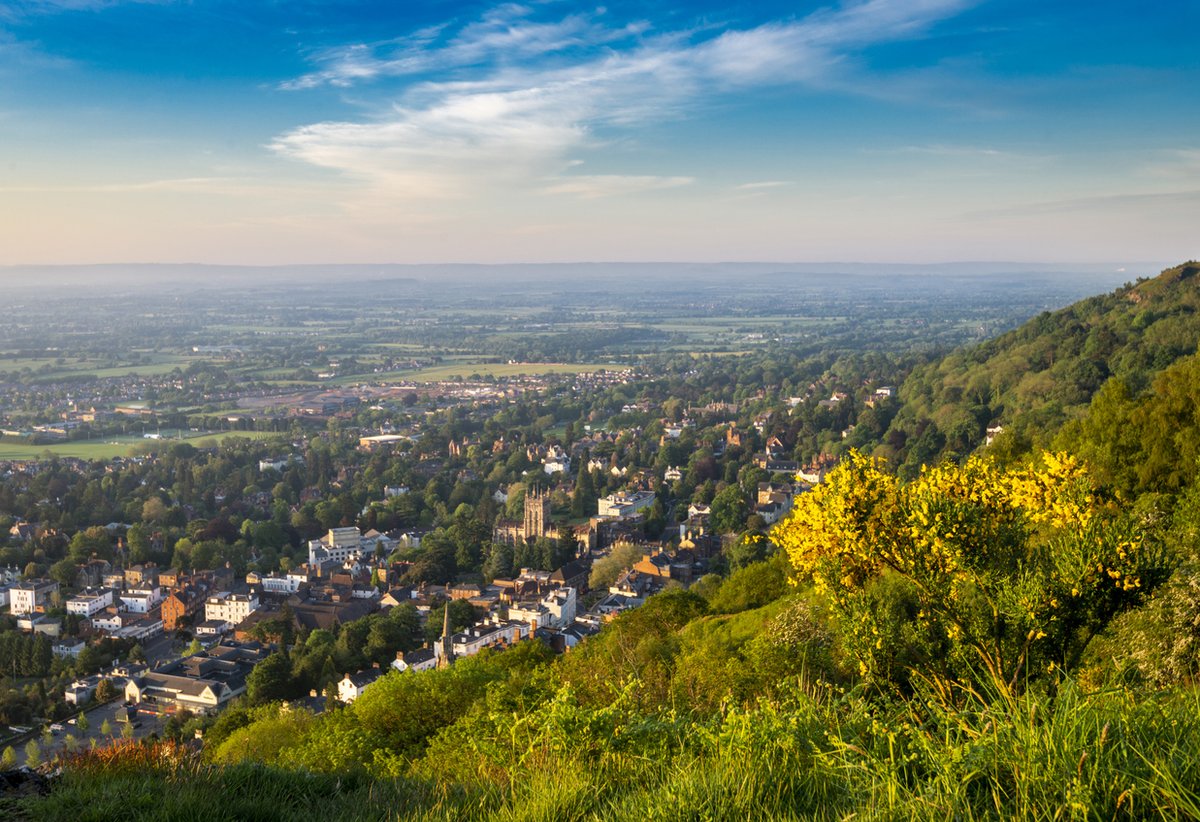 Rural businesses and communities can now apply for up to £25k worth of funding from the Malvern Hills Rural Fund. It supports new small/micro businesses in rural areas, helping farmers to diversify and grow tourism. Visit malvernhills.gov.uk/rural-fund. Please apply by 13 Nov #UKSPF