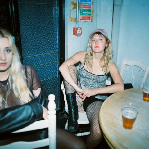 Lambrini Girls share new video for ‘Boys In The Band’ + launch merch sale for SA charities overblown.co.uk/news/lambrini-…