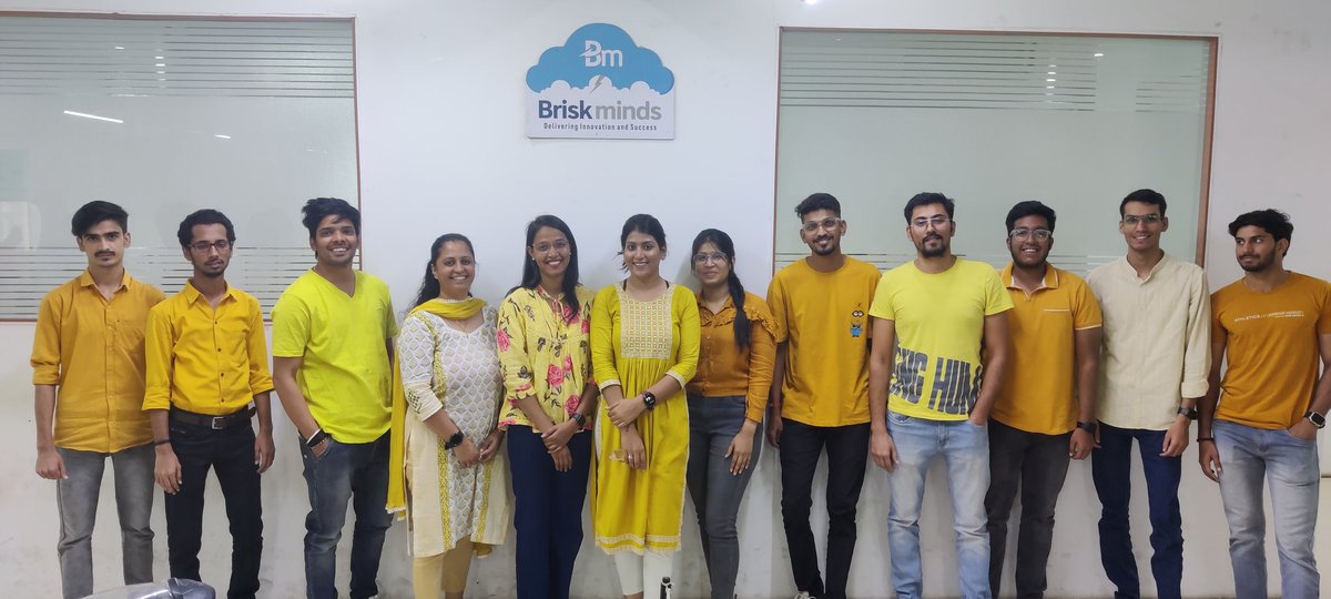 Celebrating vibrant spirit of #Navratri at @Briskminds Software Solutions Software Solutions in #Day 5: The Cheerful and Lively Hue - Yellow ⚜️⭐👍 Depicted as the colour of learning and knowledge 🙂🤗 #NavratriInOffice #blueDay #OfficeVibes #briskminds #briskmindsculture…