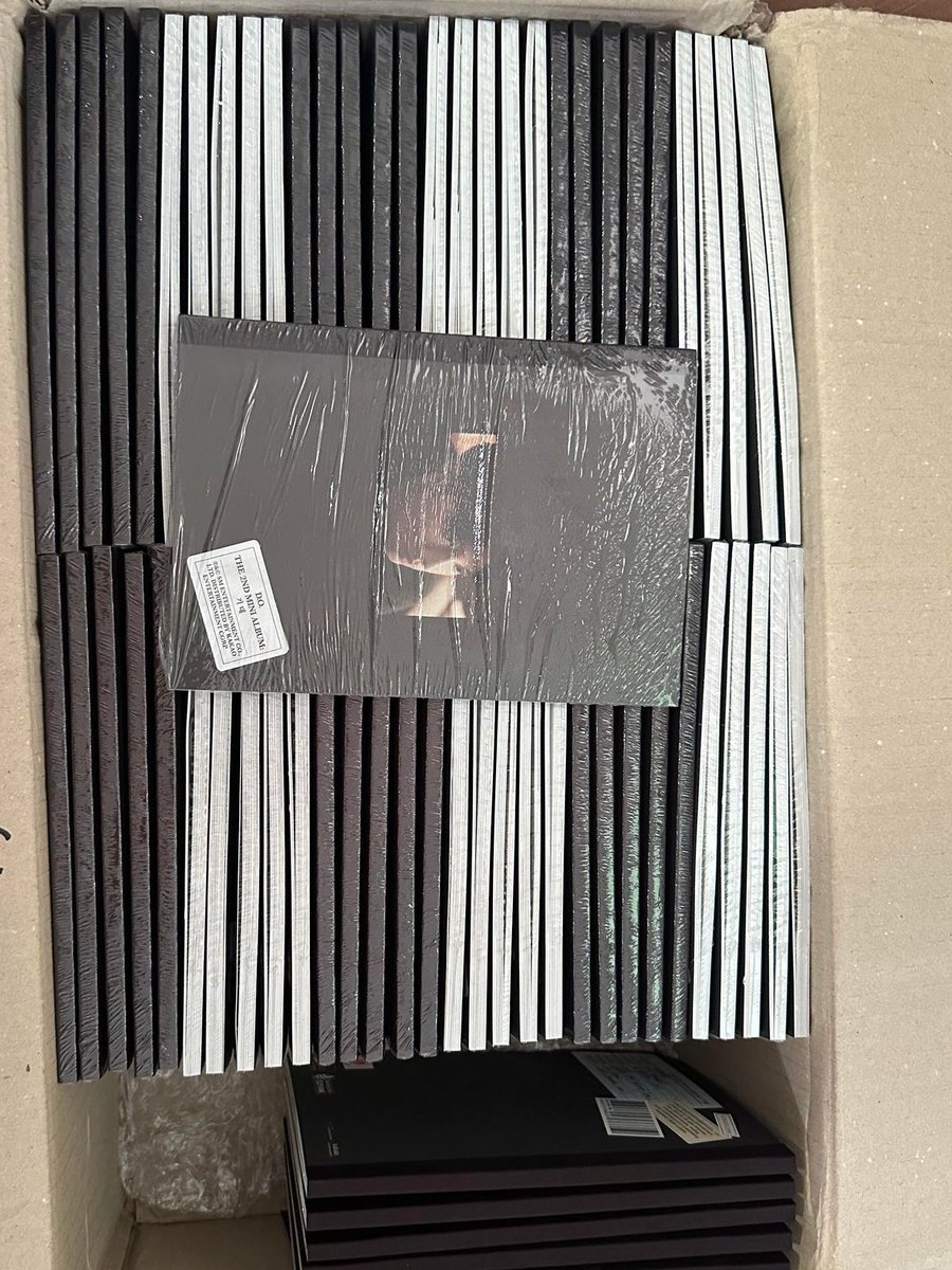 shopcookie_ph's tweet photo. 📢#shopcookie_gos | help retweet pls 

wts lfb ph d.o 2nd mini album expectation note ver (sealed) &amp; (unsealed)

php 250 ea || php 80 ea

- discounted price
- dop: 1 week after receiving oc
- neta: late nov to early dec
- mop: gcash
- mod: sco &amp; jnt 

https://t.co/q16dKlWg8K https://t.co/J2qkMNRqfS