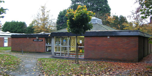 LancsLibraries's tweet image. Join our team at #LongtonLibrary
You will:
✔️ have a love for reading
✔️ have excellent communication and digital skills
✔️ be able to deliver a customer focused service #LancsCCJobs #jobs #LibraryJobs
…asfaukgovprod1.fa.ocs.oraclecloud.com/hcmUI/Candidat… #SouthRibble