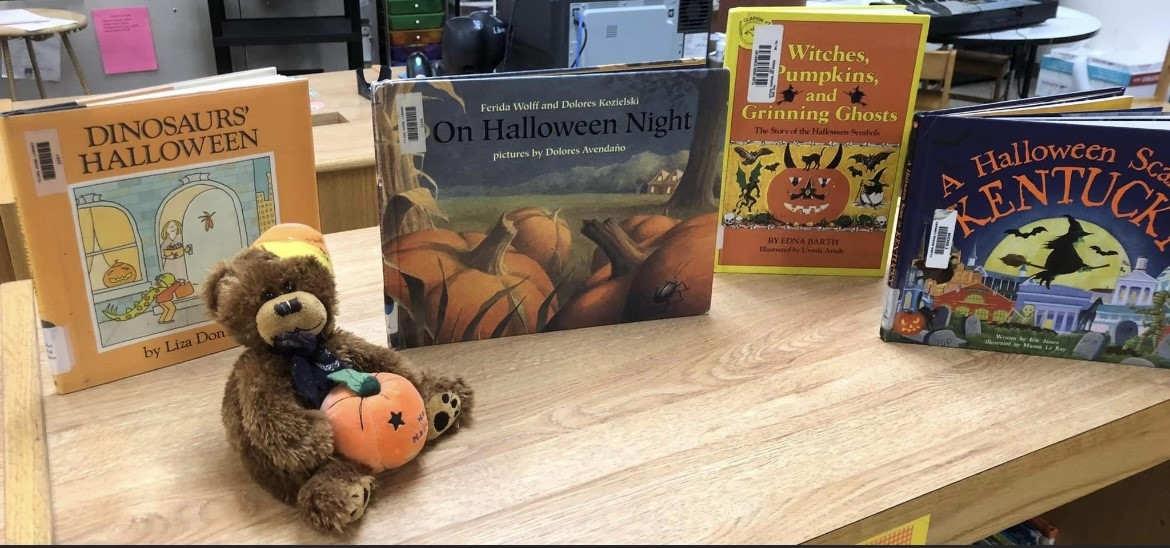 THEGoMustangs's tweet photo. Our Mustangs get SO excited with each new library display set up by our fabulous librarian, Mrs. P!
Check out this month’s 👻spooky👻 selections and student favorites! #MustangWay #rcLEAD https://t.co/puFEUGEIeL