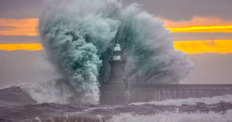 Walked to the end of this pier in South Shields hundreds of times.

Not today.

mirror.co.uk/news/uk-news/s…
