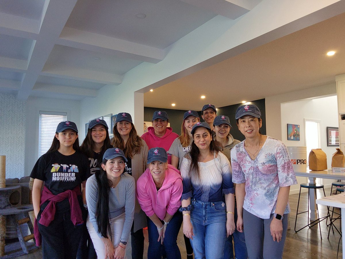 VirtualHeartCnx's tweet image. Thanks to our volunteers who worked hard to bake cookies, prepare icing and pack boxes for camp. Participants should be receiving their package soon! #virtualcamp #chdawareness  #heartcamp #chdwarrior #Fontancamp