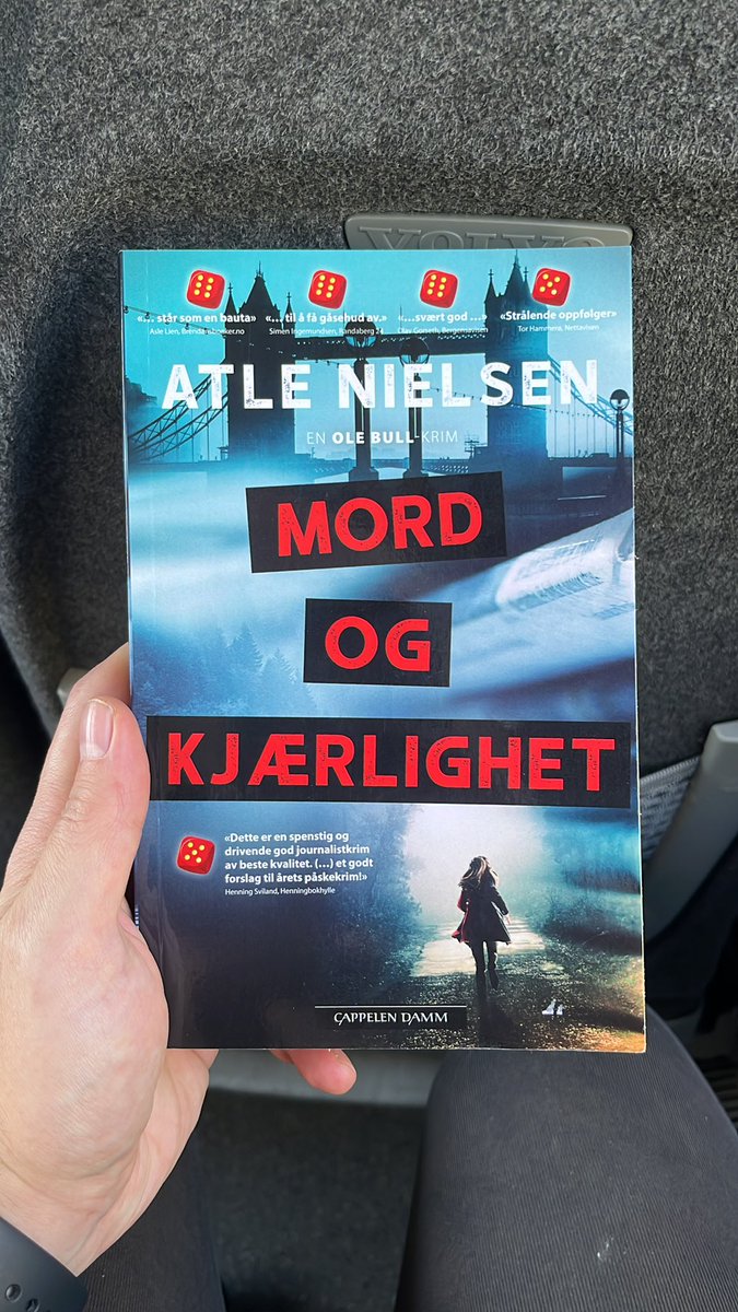 runeeres's tweet image. Busstur til Kaupanger = krimbok. Dagens utvalde er @AtleNielsen og hans Ole Bull. Gledar meg!