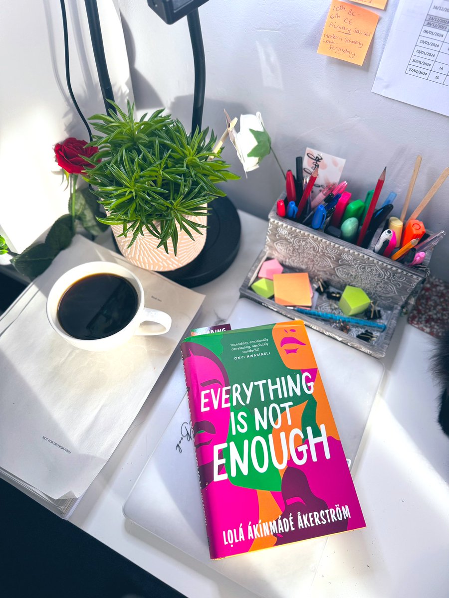 Let’s start a thread…

Post a photo in the thread and show me what you’re doing right now…

Go….

#EverythingIsNotEnough #lunchTimeReading #TwitterThread