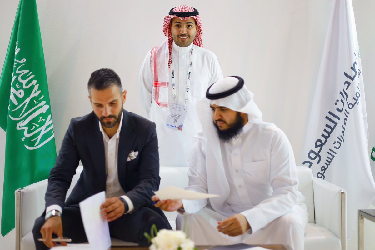 FahedJo's tweet photo. على هامش فعاليات الدورة ٤٣ من معرض جيتكس جلوبال ٢٠٢٣ في دبي https://t.co/NZRETuylhZ