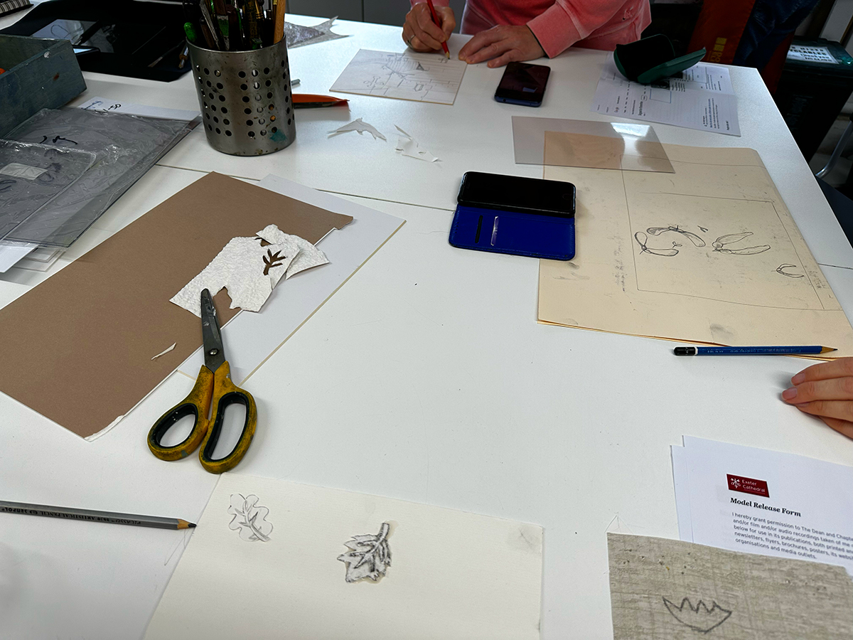 riddlerinexeter's tweet photo. Yesterday, #RiddlerinResidence, Aly Stoneman, and workshop participants visited @DoubleElephant to create nature-themed prints to illustrate a new digital poetry anthology and poetry map inspired by #ExeterCathedral and its green spaces. @HeritageFundUK https://t.co/MlxOkIs9hl