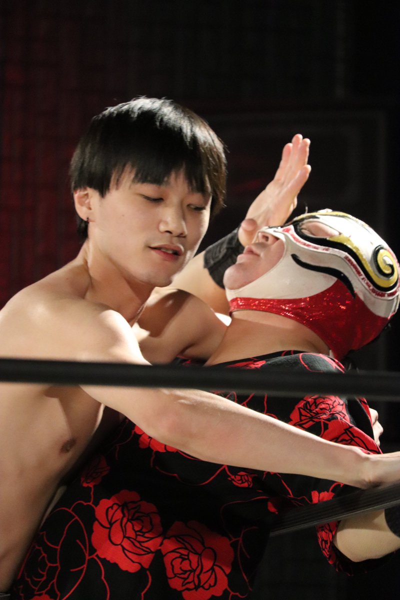 tsubame0521's tweet photo. 2023.10.15
成り上がり自主興行
第一試合
タワラマチキッドJr選手vs Ben-P選手
#成りプロ
#成り上がりプロレス
#アマチュアプロレス成り上がり
#タワラマチキッドJr 選手
#Benp 選手
#蕨レッスル武道館 https://t.co/uRlCvlOByF