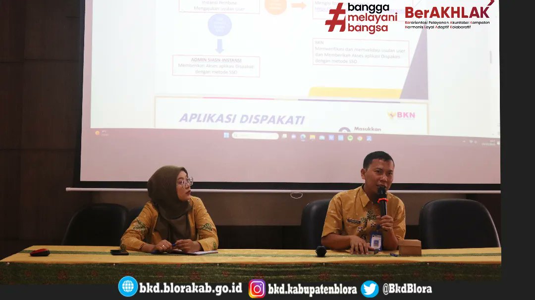 BkdBlora's tweet photo. Kamis, 19/10/2023. BKD menyelenggarakan sosialisasi Aplikasi DISPAKATI yang diikuti oleh 30 Kasubag Umum dan Kepegawaian di lingkungan Kab.Blora serta pejabat fungsional bertempat di Laboratorium Komputer BKD Kabupaten Blora.
Selengkapnya : https://t.co/Rp7mWcv8jd https://t.co/08vlms425E