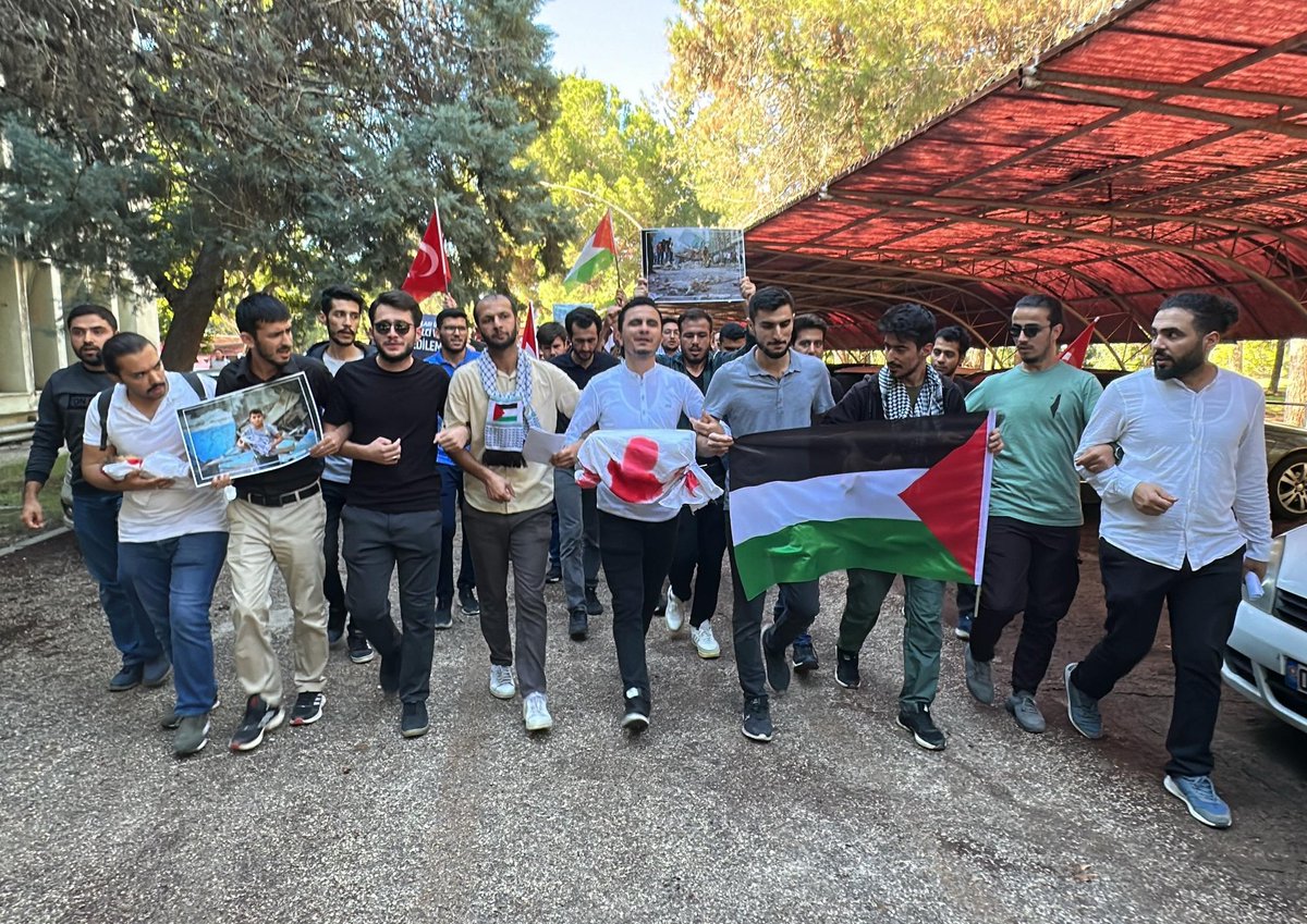 ben bu kardeşlerimden razıyım.. elhamdülillah..