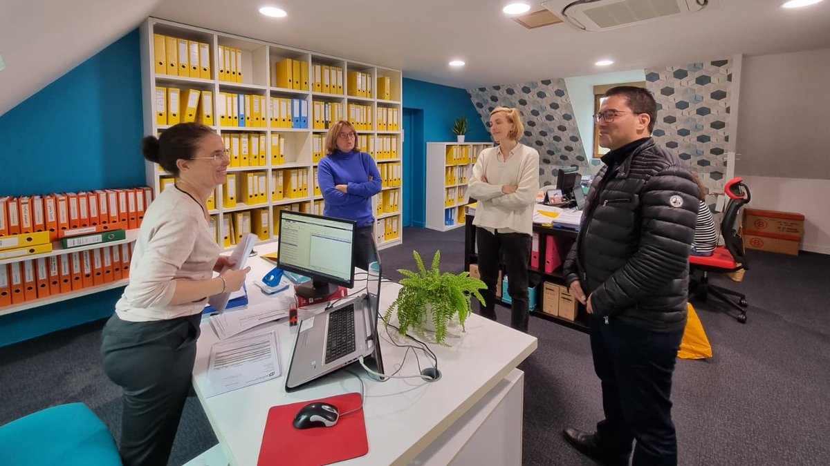 Cécile De Saint Michel tweet media