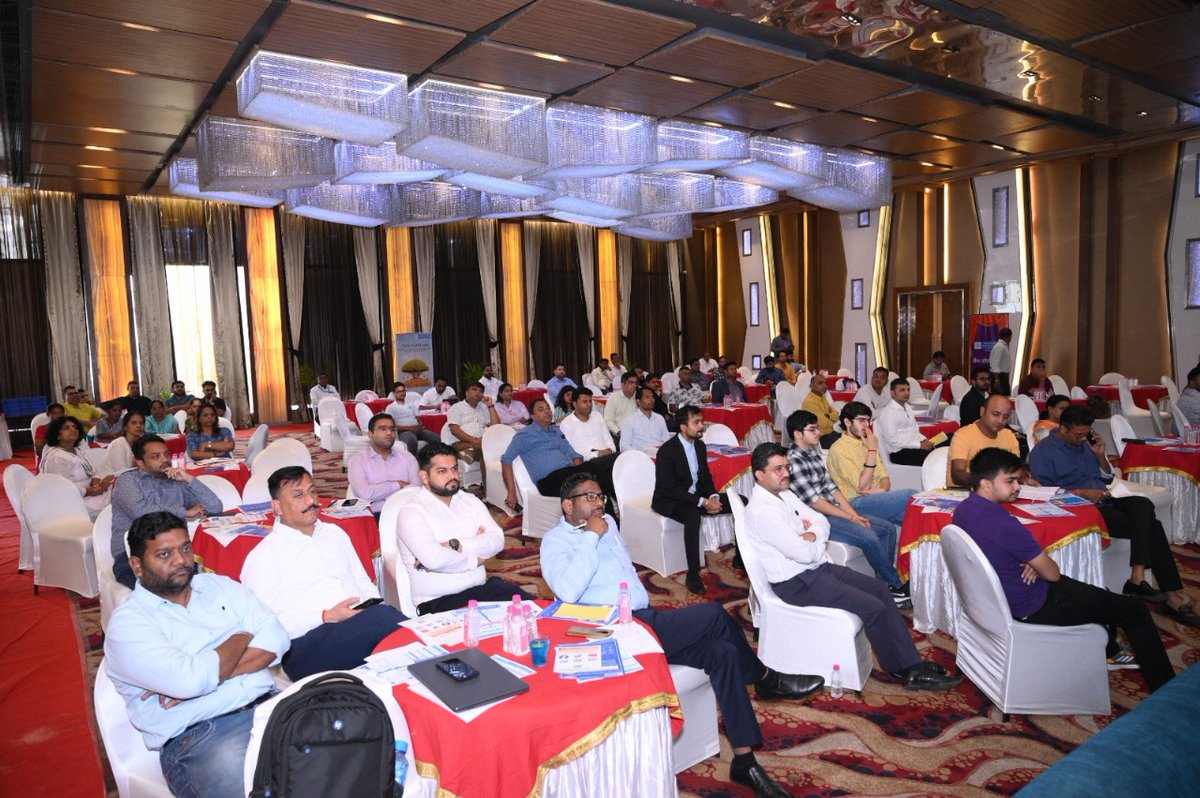 DGFT_RA_Nagpur's tweet photo. DGFT RA Nagpur organised an Export Outreach Program at Hotel Babylon International, Raipur, Chhattisgarh on Sep 25, 2023. Shri. Avinash Mishra IAS Chief Executive Officer Zilla Parishad, Raipur along with Addl. DGFT Nagpur Dr. V. Sraman
@ICIBIndia
@IndiaPostOffice
@mahabank https://t.co/eeOhGu5t5w