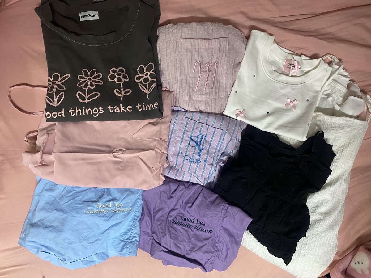 ppbabebu_'s tweet photo. ส่งต่อเสื้อผ้าค่าา 
💗รี+ปัก ลด5บาท
ราคารวมส่งทู้กตัวว
#ส่งต่อ #เสื้อผ้ามือสอง  #ส่งต่อเสื้อผ้า #ส่งต่อmon2sun #mon2sun #stylistshop #cintage #ส่งต่อstylistshop #ส่งต่อstylist https://t.co/rzGavxhfwX