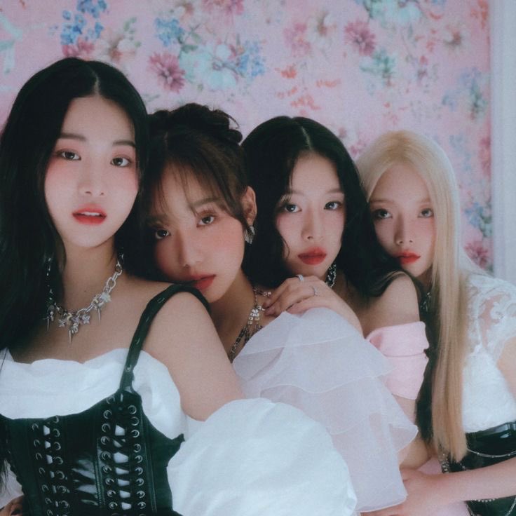 viraltakes's tweet photo. “Cupid” by FIFTY FIFTY did not receive any nominations at MAMA 2023, despite being one of the most successful K-Pop songs. https://t.co/lnAXWkYOrK