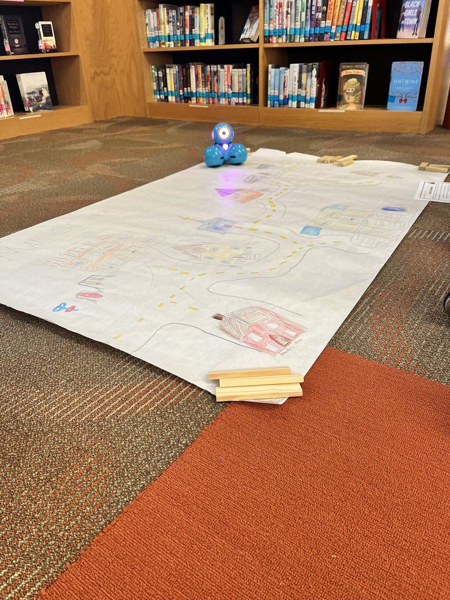 CC_MS_Library's tweet image. Mrs. French’s  5th grade class came to the library and coded their way through Naomi, Florida. We love using Dash robots! @CCCSD_MS @WonderWorkshop #coding