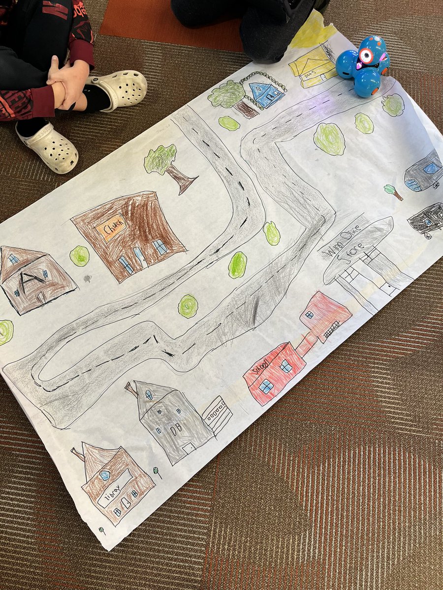 CC_MS_Library's tweet image. Mrs. French’s  5th grade class came to the library and coded their way through Naomi, Florida. We love using Dash robots! @CCCSD_MS @WonderWorkshop #coding