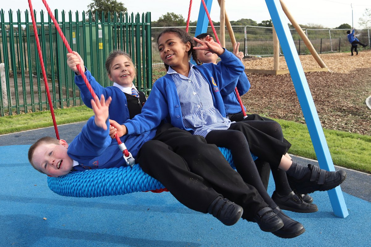 Scream if you want to go faster! 😱 Children from <a href="/StCeciliasCoE/">St Cecilia’s Church of England Primary School</a>  loved our new playground at North Wokingham 🧒

👉 Read more about the opening by the Mayor of Wokingham Borough at wokingham.gov.uk/news/2023/chil…

Our thanks to🙏🏾 Vistry Thames Valley and PFL Group.